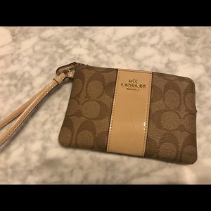 Coach Wristlet - Tan